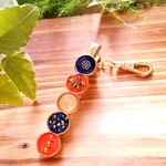 summer sale中🌞📣ネイビー×オレンジのエスニックなキークリップ