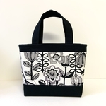 洗える保冷・保温バッグ　北欧風　フラワー　モノトーン