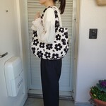横長ラウンド型バッグ(黒いお花)