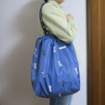 （ナイロン）おすわりねこさんの可愛いきんちゃく型エコバッグＬＬ♪