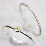 【ベゼル】【２本セット】 2ｍｍ石　ペリドット＆つぶつぶプレーン＊1.0ｍｍ　～silver925～／ひっかかりにくい　つけっぱなしOK　アレルギー対応　結婚式やパーティーのお呼ばれにも