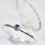 【ベゼル】【２本セット】 2ｍｍ石　アイオライト＆つぶつぶプレーン＊1.0ｍｍ　～silver925～／ひっかかりにくい　つけっぱなしOK　アレルギー対応　結婚式やパーティーのお呼ばれにも