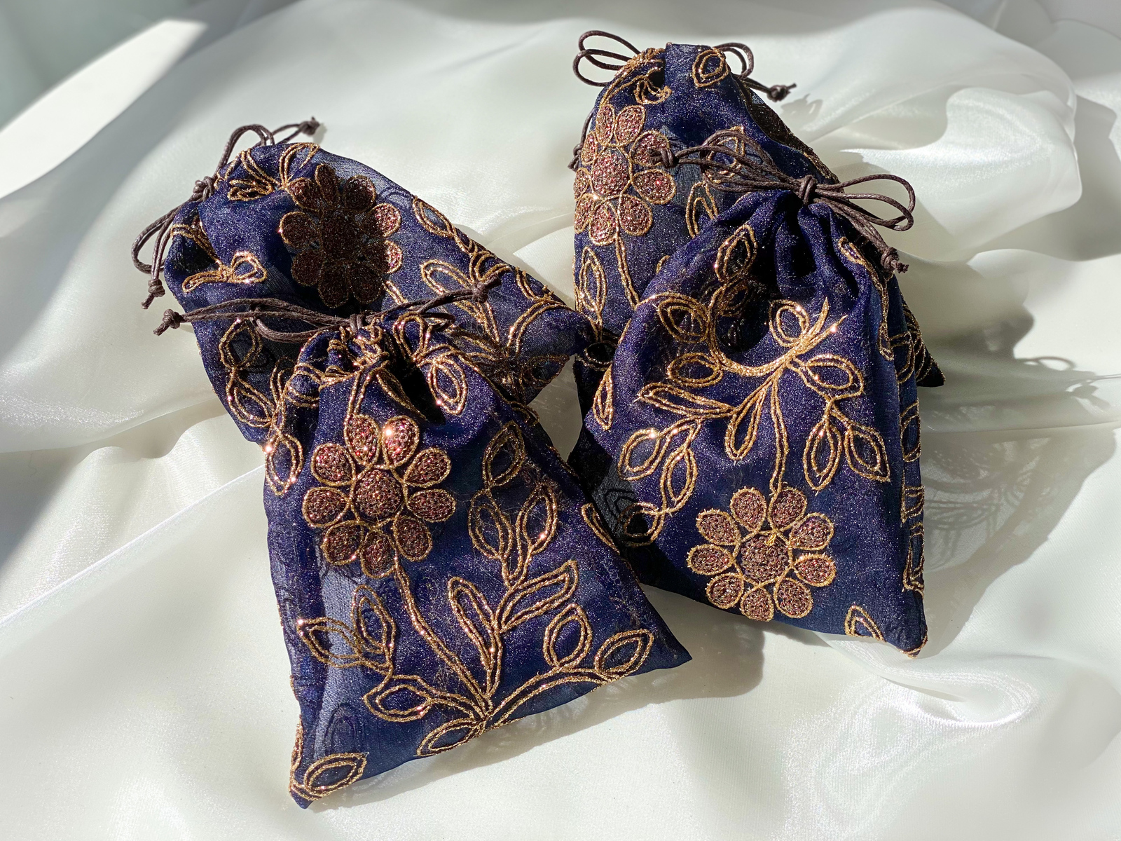 インド　アンティーク　袋物 3/20(土)PM21:00 再販】インドシルク刺繍巾着バッグ006