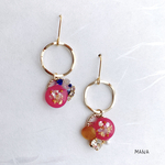 vivid pink 揺れるフープピアス＊イヤリング＊レジン＊ピンク＊アシンメトリー