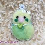 インコアミュレット☆セキセイインコブローチ兼チャーム（グリーン・ハート）