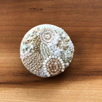 ビーズ刺繍くるみボタン（ヘアゴム/ブローチ）