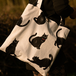 【キナリ柄】黒猫　猫バッグ　エコバッグ　マルシェバッグ　買い物バッグにも使える。　プレゼント　ねこ　ねこバック　トートバック　肩掛けバッグ　白　黒　白黒　動物　春夏秋冬オールシーズン使えるバッグ