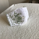 コットン生地グリーン系刺繍スワロフスキーラインストーン付き立体マスク