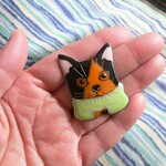 七宝焼・セーターを着たサビねこ（若草）