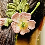 送料無料❣️立体刺繍の髪留め　春の遊び