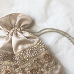 パール刺繍巾着