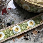 インド刺繍リボン デイジー マーガレット花 チロリアンテープ アンティークレース 金 ゴールド ベルト ヘアゴム 北欧