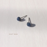 ちょこっと小さな サファイア  天然石一粒ピアス/サージカルステンレス