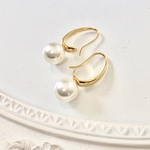 パールのデザインピアス