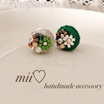 ビーズ刺繍ピアス／イヤリング　