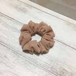 （子供用）シフォン生地で作ったシュシュ（ヴィンテージヌードピンク）