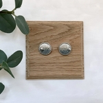 刺繍とビーズ刺繍・シルバーグレーピアス/イヤリング《受注生産》