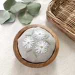 デイジー刺繍 ピンクッション
