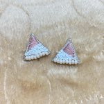 新色三角形ピアス