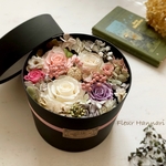 特集掲載 Thanks Mom! 母の日に プリザーブドフラワーボックス  結婚祝い 誕生日プレゼントにも