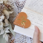 手刺繍の本革栞♡イニシャル入り♡ヌメ ブックマーカー レザー ミモザ 名入れ可  プレゼント