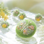 春色刺繍の花の蝶　ブローチorヘアゴム