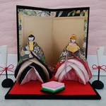 お雛さま金襴（同柄)・屏風（淵取り友禅和紙)
