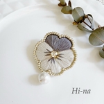  「Viola」ビオラ刺繍ブローチ　母の日ギフト