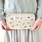 蝶々の手刺繍財布(オフホワイト)