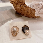 【特別価格】ワンコイン　ボタンピアス　