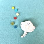 フェルトブローチ　エイ