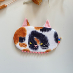 猫のお顔ポーチ 三毛猫 ピンクポンポン