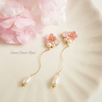 桜ビジューとしずく　イヤリング/ピアス/桜/花/フラワー/ビジュー/スワロフスキー/パール/しずく/ドロップ/ウェーブ/ひねり/春