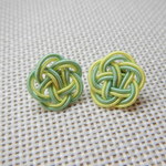 梅結びのミニピアス　２