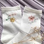 手縫い刺繍＊〜Spring Garden〜左右柄違いラメ入り靴下
