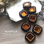 【送料無料】スクエア  琥珀色  ビーズ  刺繍カボション  2pcs
