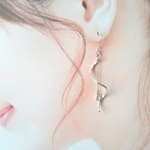 再販シルバーのひねりピアス/イヤリング