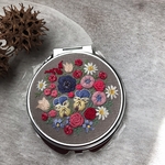 リネン生地刺繍のコンパクトミラー