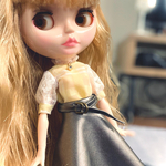 ブライス　洋服　アウトフィット　フリル衿ブラウス&レザーフレアスカート　セット売り