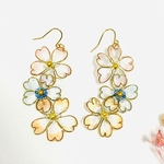 お花の3連ピアス🌸
