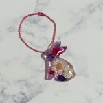 【再販】うさぎとお花＊レジンのキーホルダー（スターフラワー）
