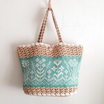 春の花～編み込み模様のマルシェＢＡＧ～エメラルドグリーン