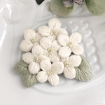 アナベルの刺繍ブローチ＊あじさい＊受注制作