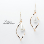 雫パールとウェーブ(430) ピアス/イヤリング/ノンホールピアス/樹脂ピアス