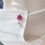 再々販♪ マスクチャーム　マグネットタイプ　ワインレッド　お花　スワロフスキーパール　マグネットピアス　マスクピアス　マグネット　マスク　