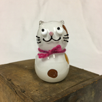 おとぼけネコちゃん　白ネコ　模様有り　ピンクのリボン