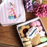 お祝いに・桜のクッキー缶
