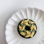 ミモザの刺繍ブローチ(ブラック) 𓈒𓏸𓐍I