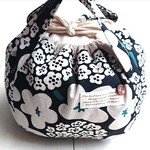 『Colon●巾着bag 』(大)■北欧テイストkukka paketti(ブラック) 
