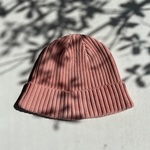 泥染リブ編み 桜色 コットンニット帽
